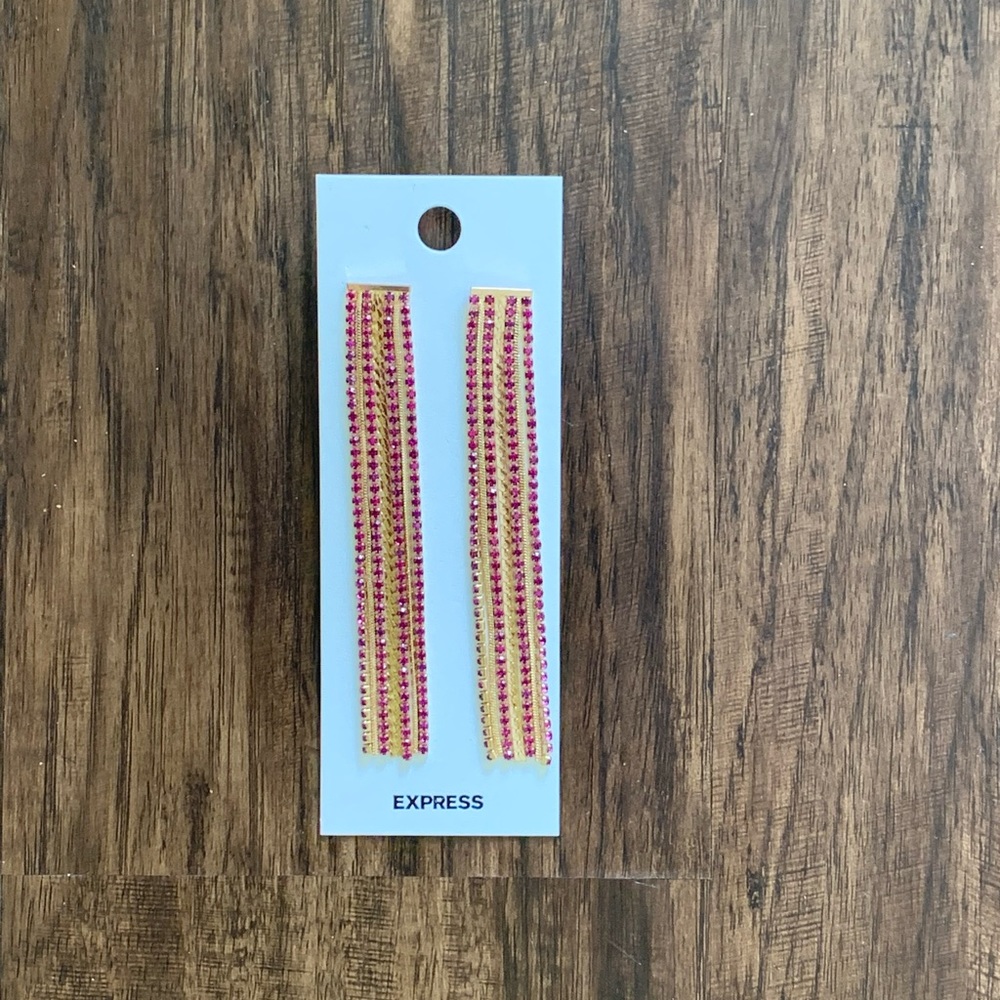 Express earring - Picture 2 of 6